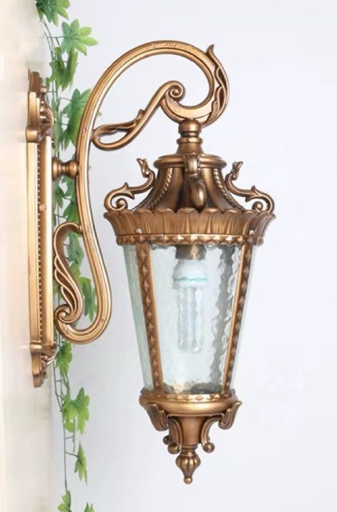 Lanterne Extérieure Grand Format avec potence – Fonte d’Aluminium Dorée et verre – Esprit XIXᵉ Siècle 